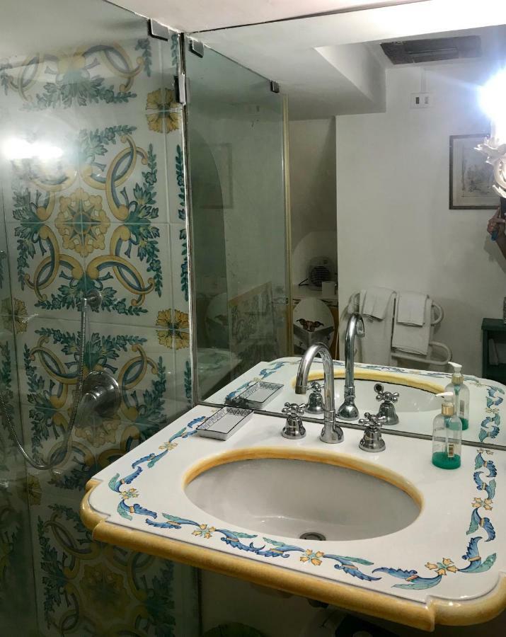 Villa Guya Капри Екстериор снимка